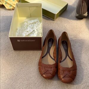 Naturalizer Women's Tan Woven Flats